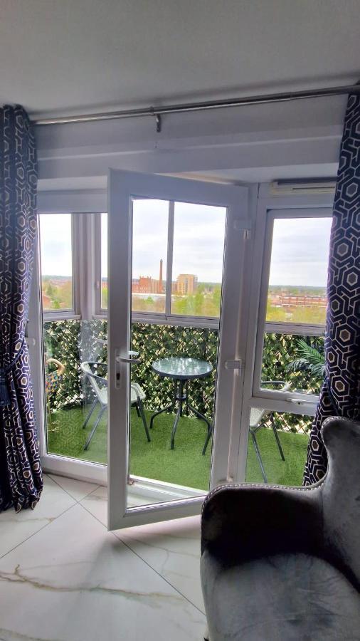 Two Bed Apartment With Balcony Slough,Windsor,Legoland Eksteriør bilde