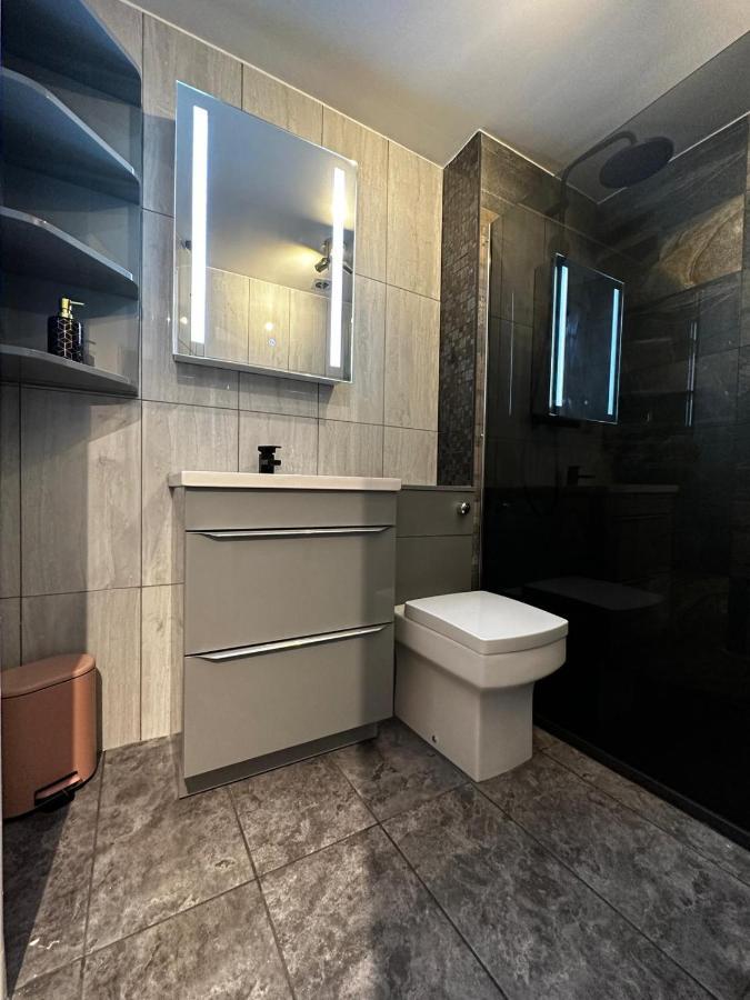 Two Bed Apartment With Balcony Slough,Windsor,Legoland Eksteriør bilde